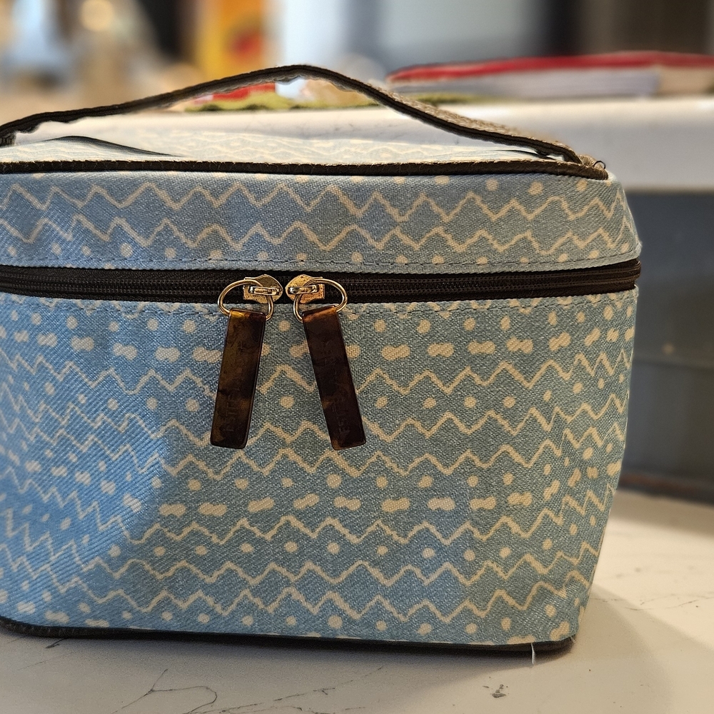Estee Lauder Light Blue Zigzag Cosmetic Bag